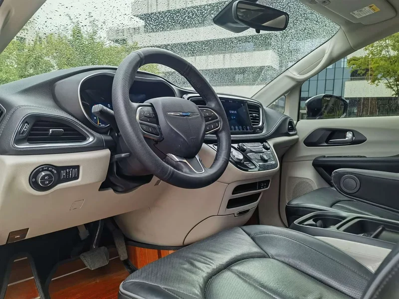 Jeep Grand Voyager — фото 8