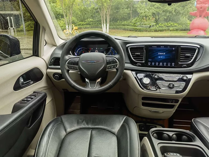 Jeep Grand Voyager — фото 10