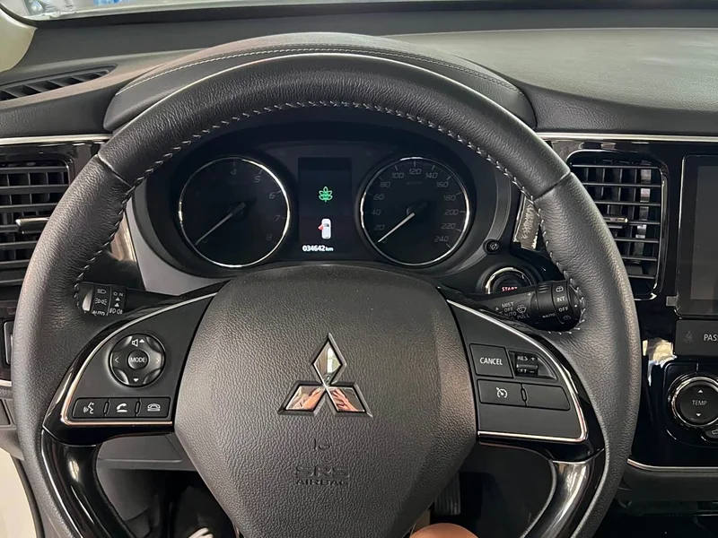 Mitsubishi Outlander — фото 11