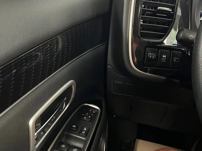 Mitsubishi Outlander — фото 14