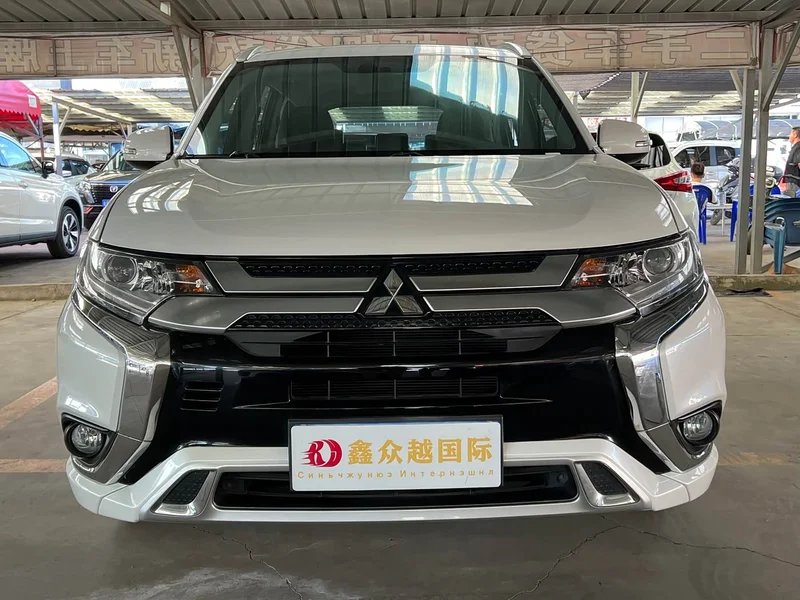 Mitsubishi Outlander — фото 2