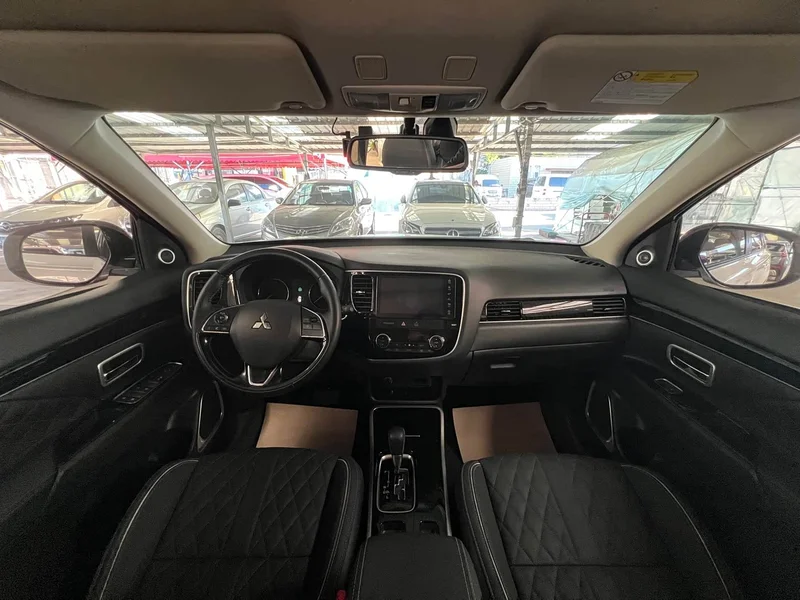Mitsubishi Outlander — фото 10