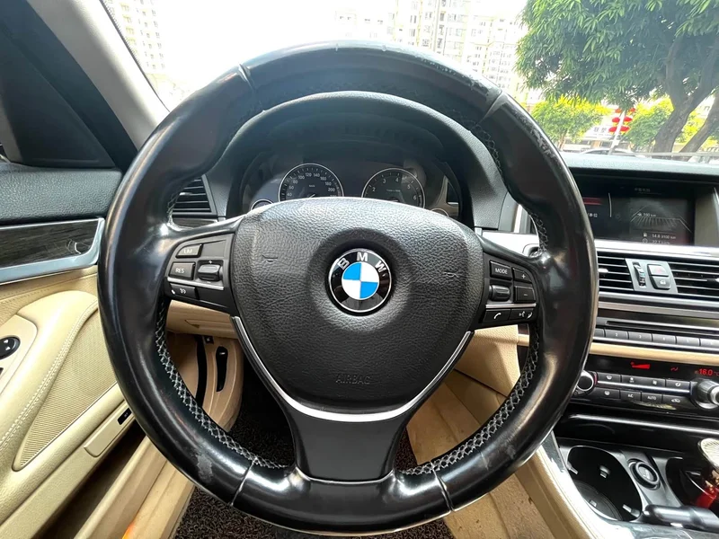 BMW 5-Series — фото 13