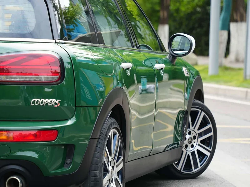 MINI CLUBMAN — фото 12