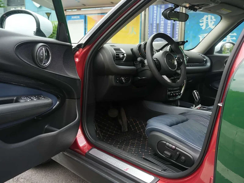 MINI CLUBMAN — фото 14