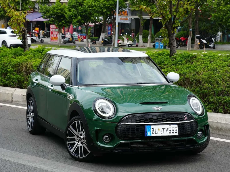 MINI CLUBMAN — фото 2