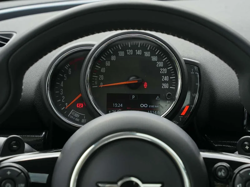 MINI CLUBMAN — фото 27