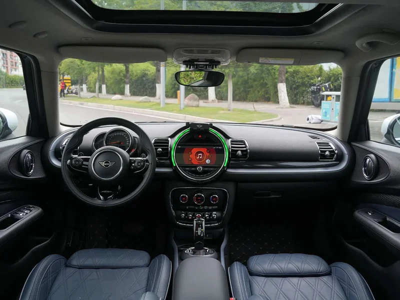MINI CLUBMAN — фото 28