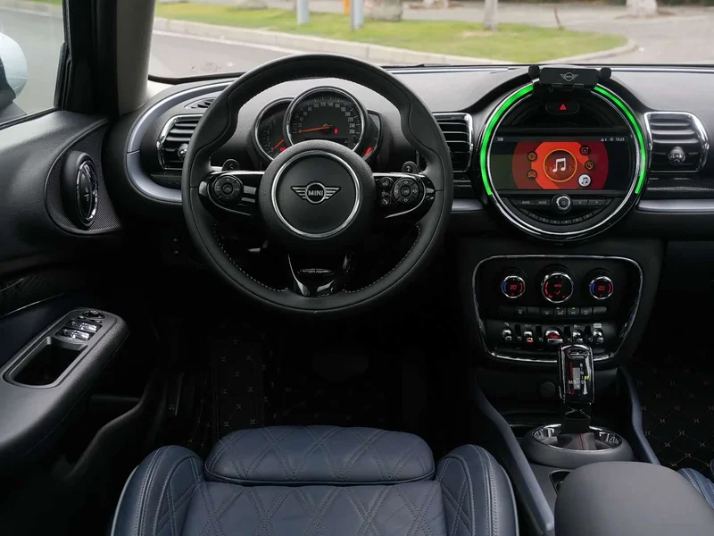 MINI CLUBMAN — фото 31