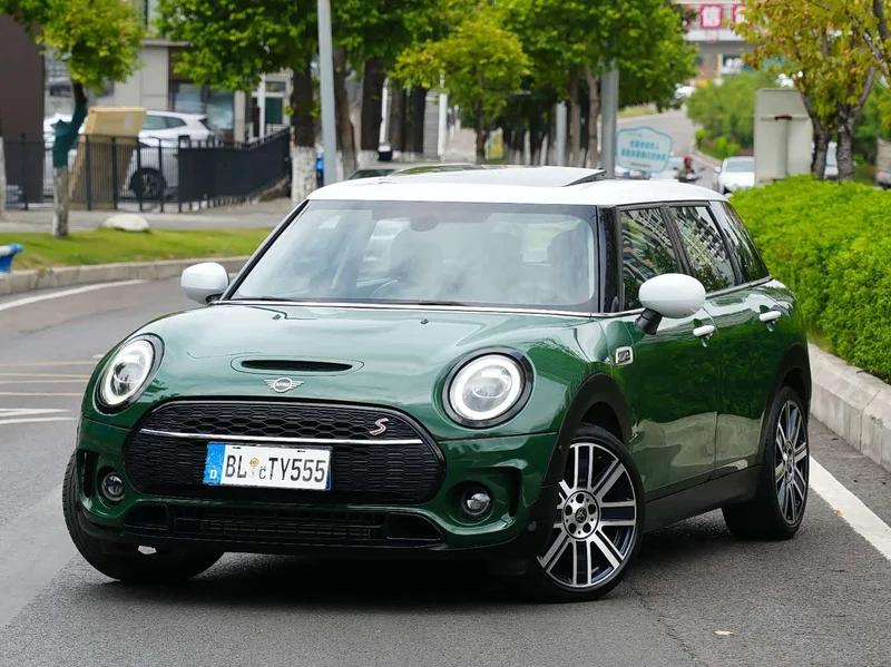 MINI CLUBMAN — фото 6