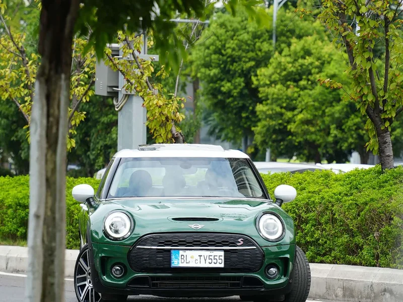 MINI CLUBMAN — фото 8