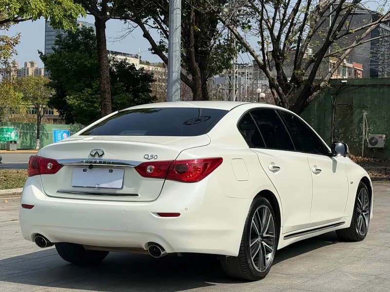 Infiniti Q50L — фото 13