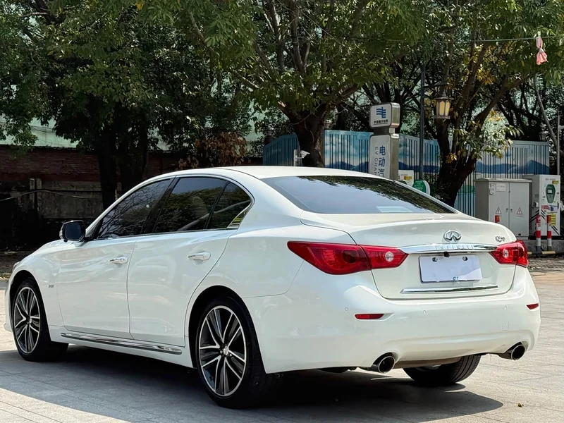 Infiniti Q50L — фото 14
