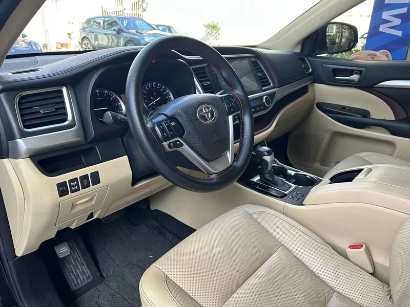Toyota Highlander — фото 4