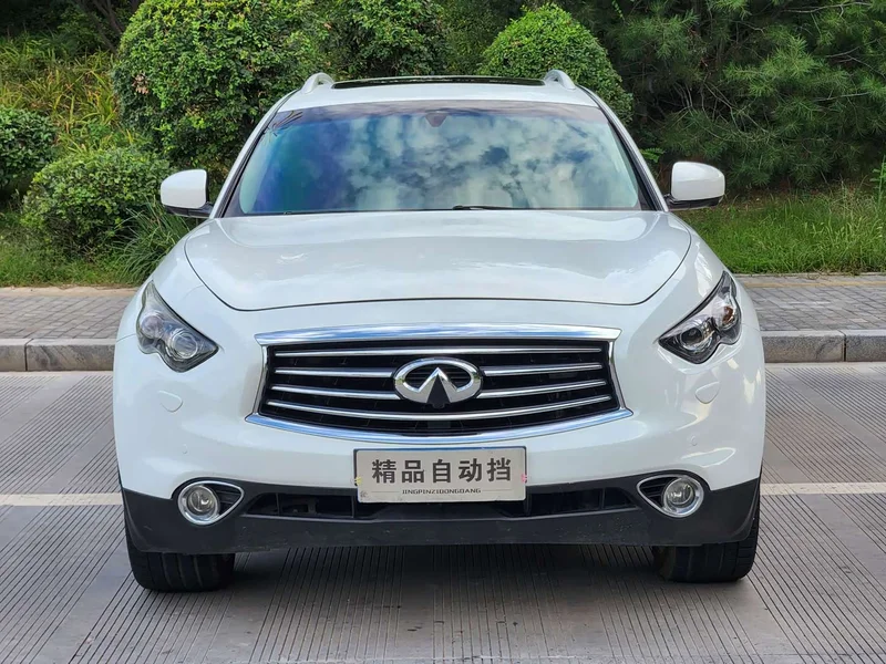 Infiniti QX70