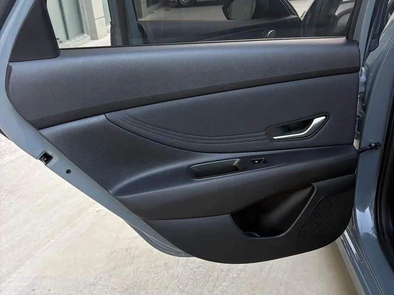 Hyundai Elantra — фото 15