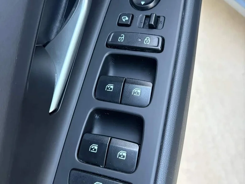 Hyundai Elantra — фото 17