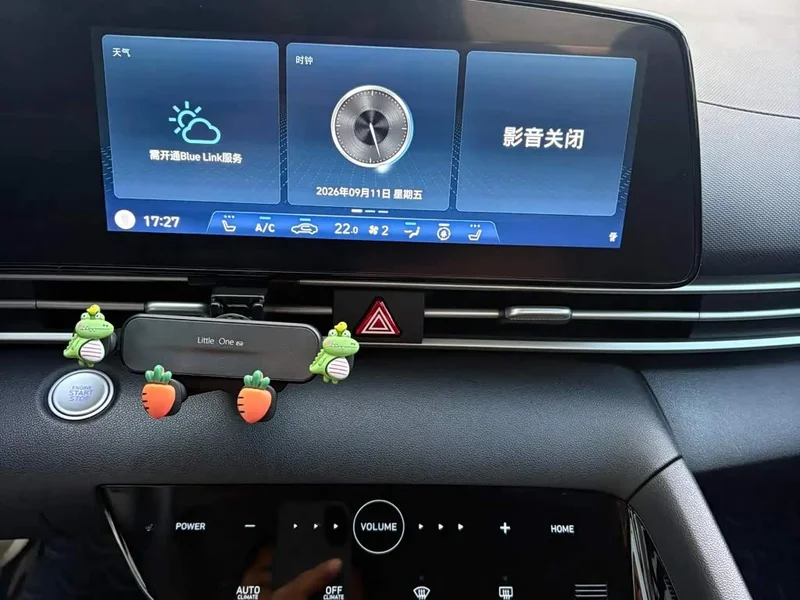 Hyundai Elantra — фото 18