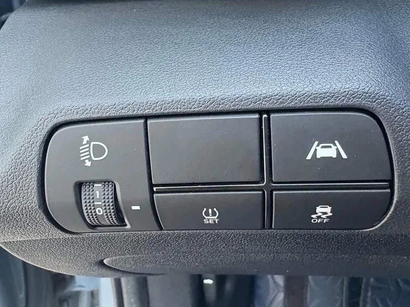 Hyundai Elantra — фото 10