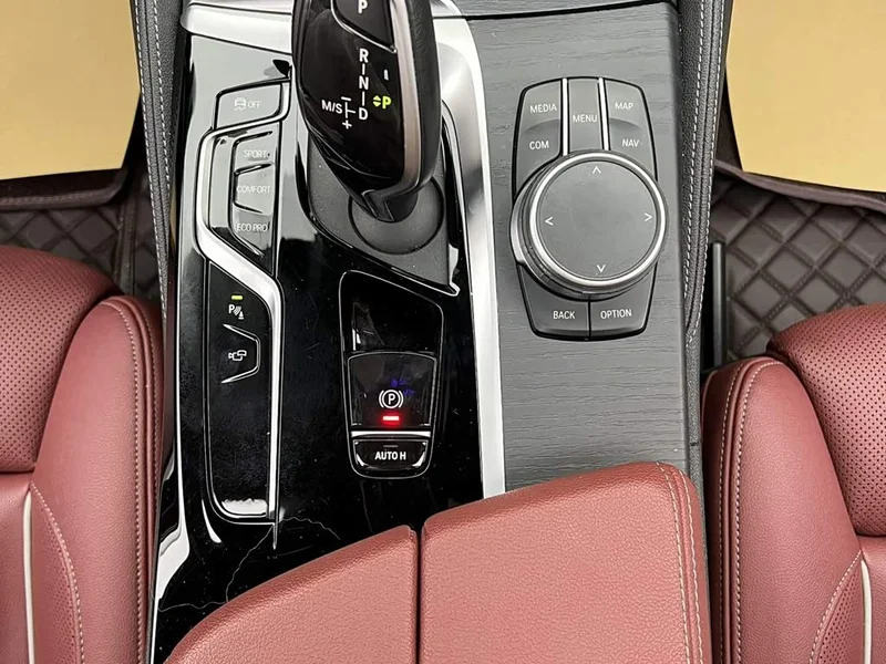 BMW 5-Series — фото 11