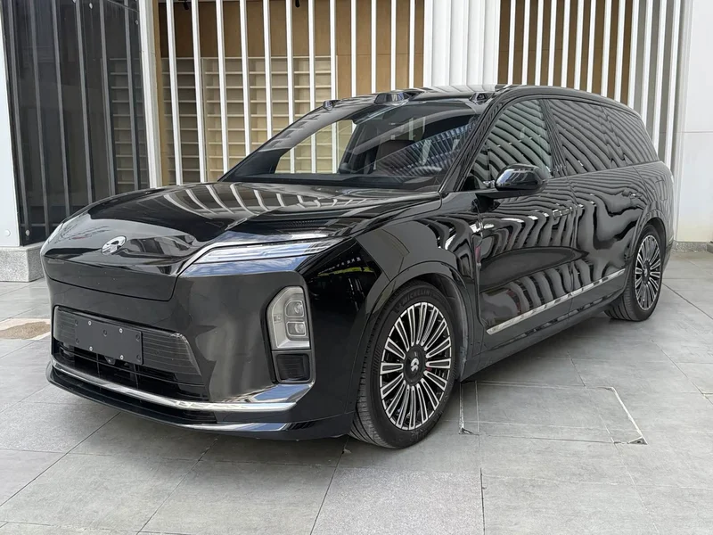 NIO ES8