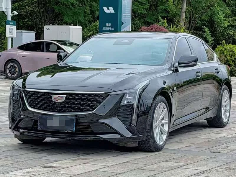 Cadillac CT5 — фото 1