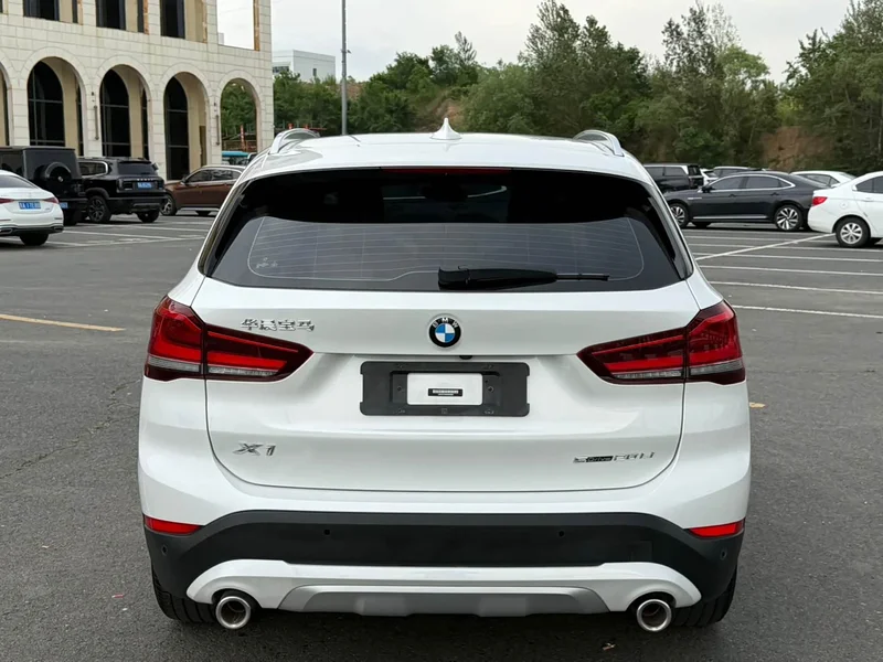 BMW X1 — фото 5