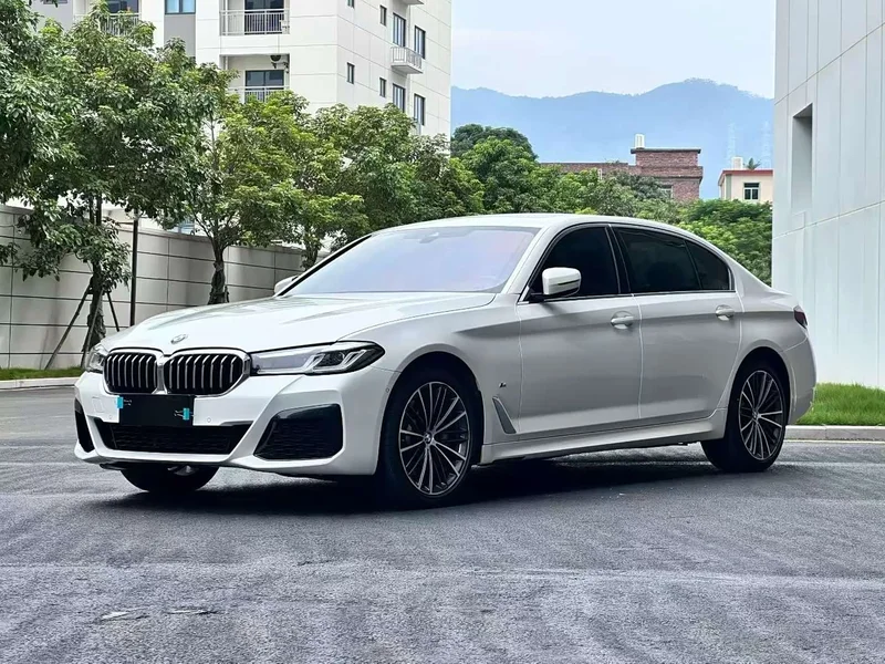 BMW 5-Series — фото 1