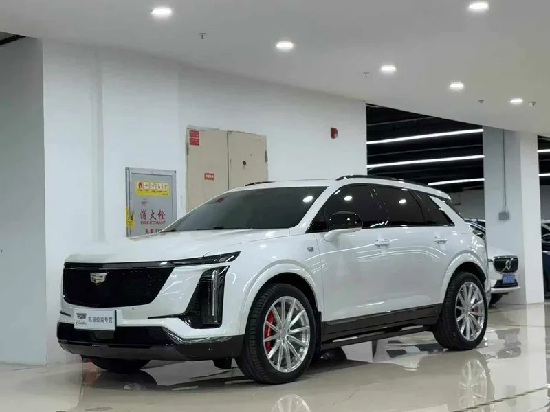 Cadillac XT5 — фото 1