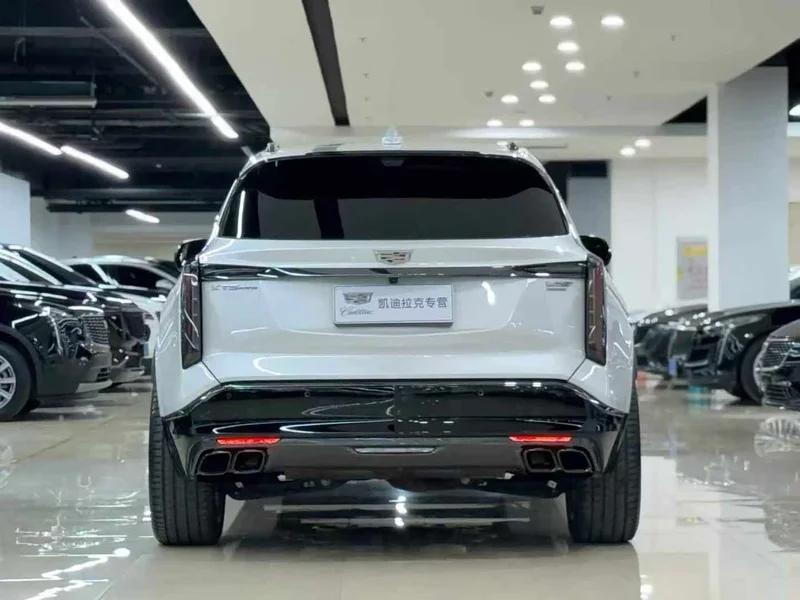 Cadillac XT5 — фото 8