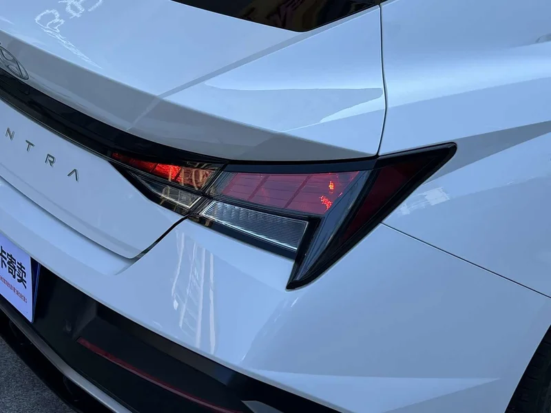 Hyundai Elantra — фото 16