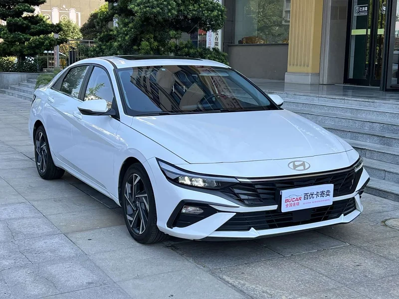 Hyundai Elantra — фото 6