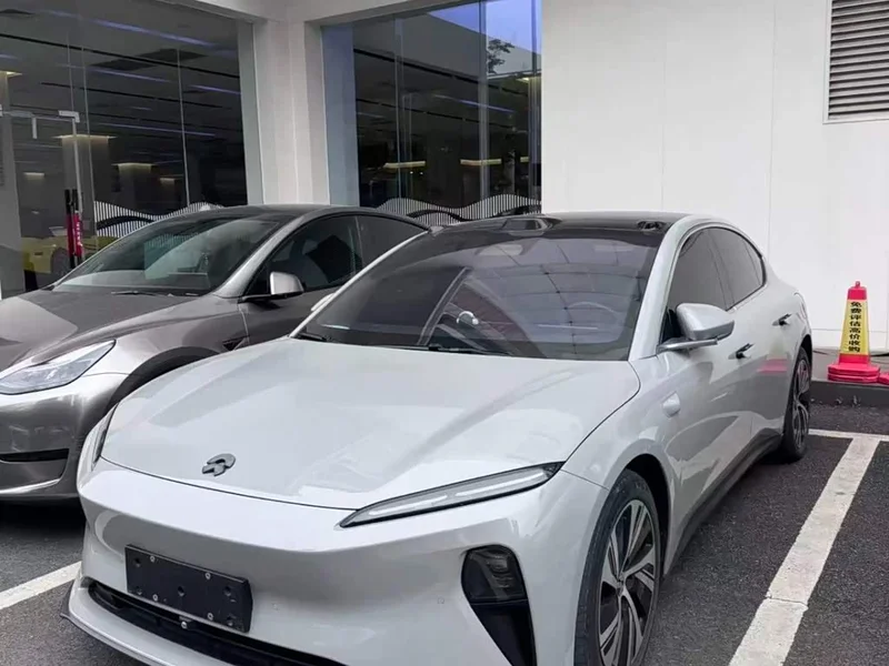 NIO ET5