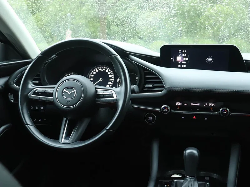 Mazda 3 Axela — фото 17