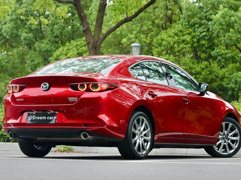 Mazda 3 Axela — фото 4