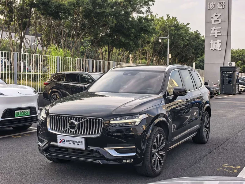 Volvo XC90 — фото 1