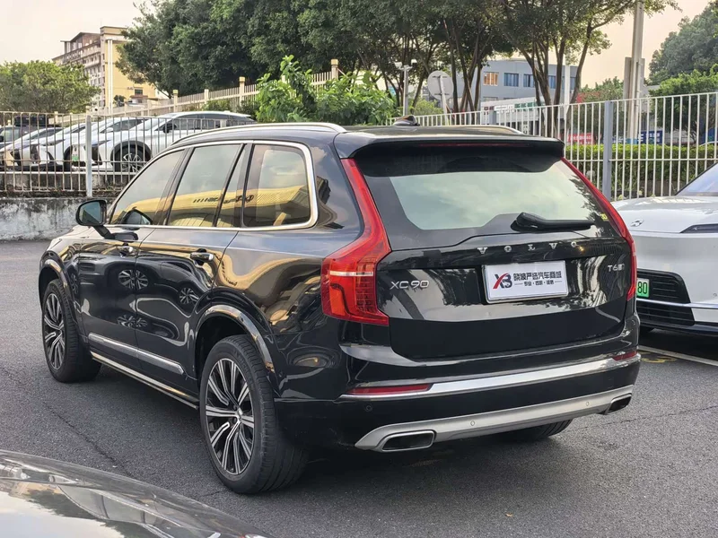 Volvo XC90 — фото 15