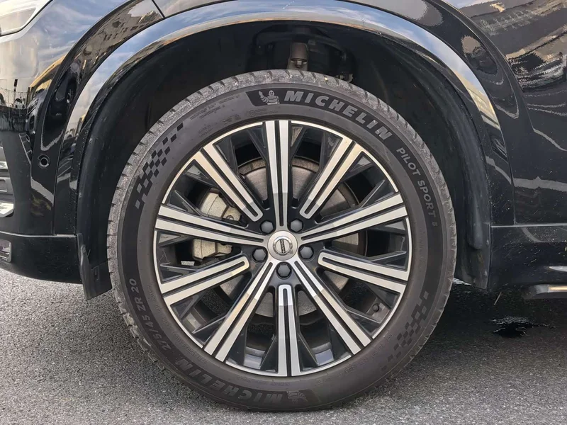 Volvo XC90 — фото 19