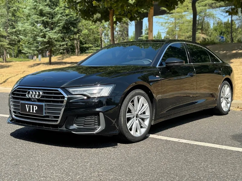 Audi A6L — фото 1