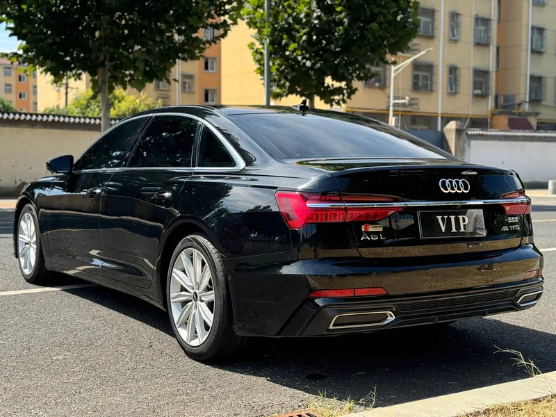 Audi A6L — фото 9