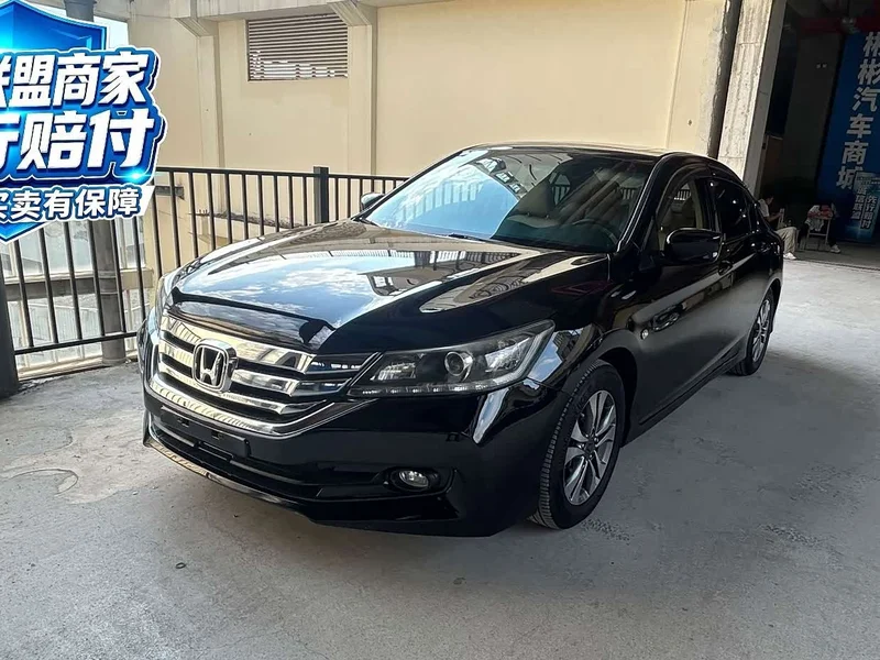 Honda Accord — фото 1
