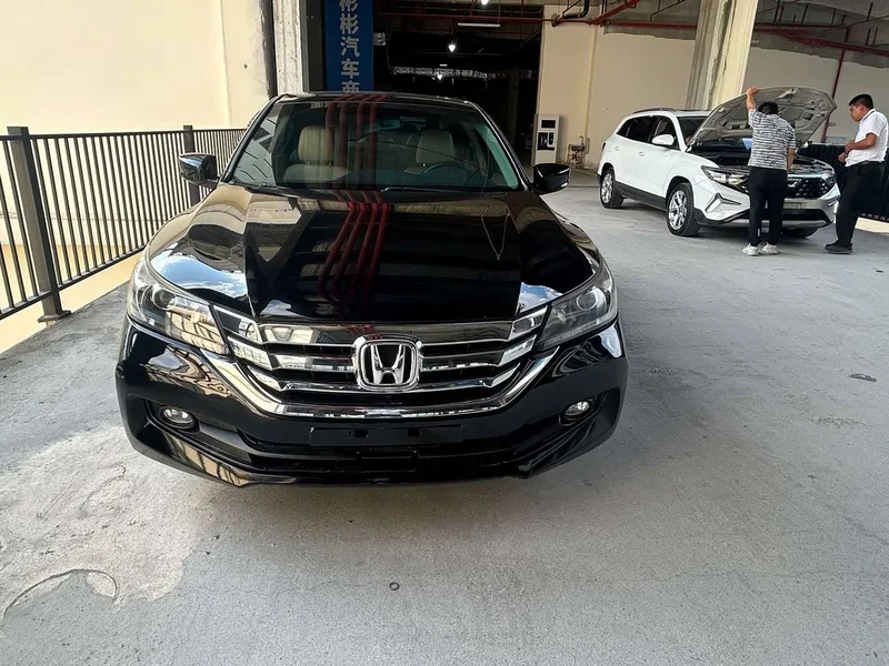 Honda Accord — фото 2
