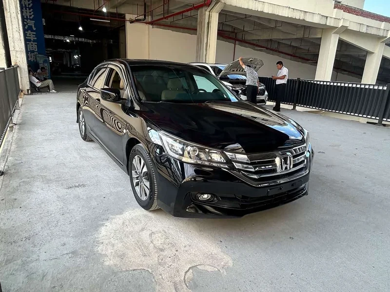 Honda Accord — фото 3