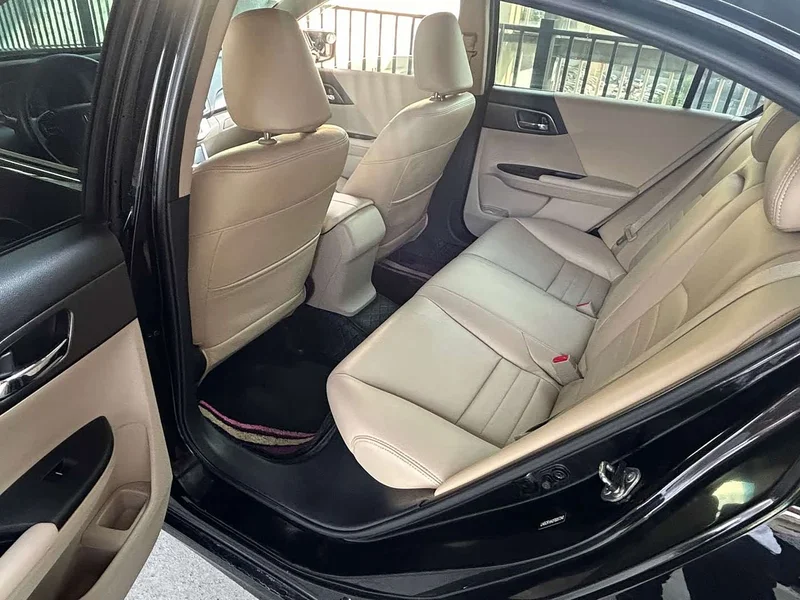 Honda Accord — фото 5