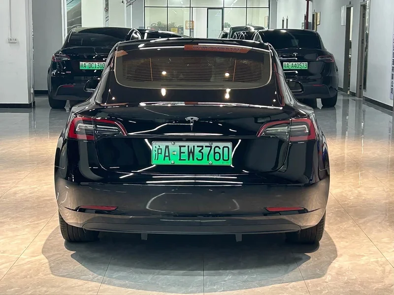 Tesla Model 3 — фото 4