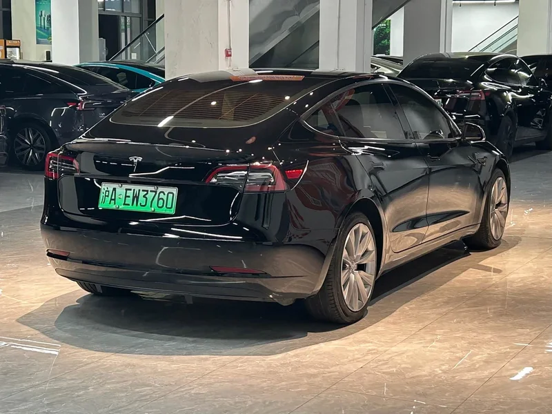 Tesla Model 3 — фото 6
