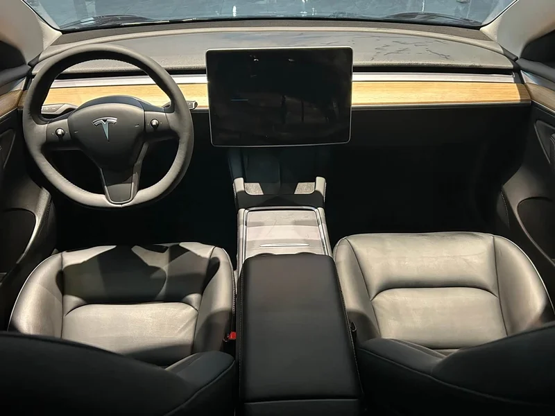 Tesla Model 3 — фото 9