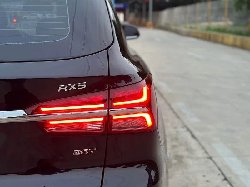 Roewe RX5 — фото 11