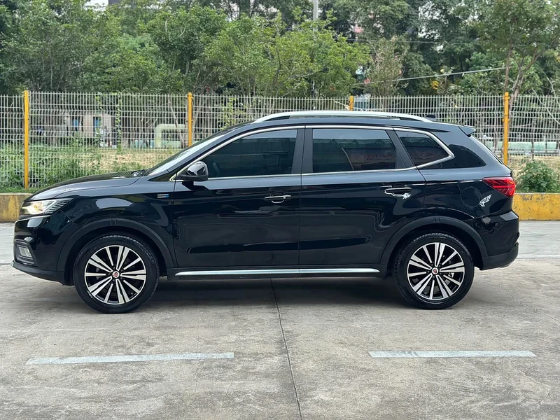 Roewe RX5 — фото 5