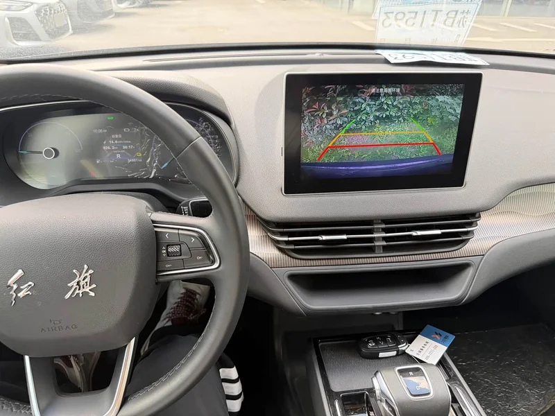 Hongqi E-QM5 — фото 9